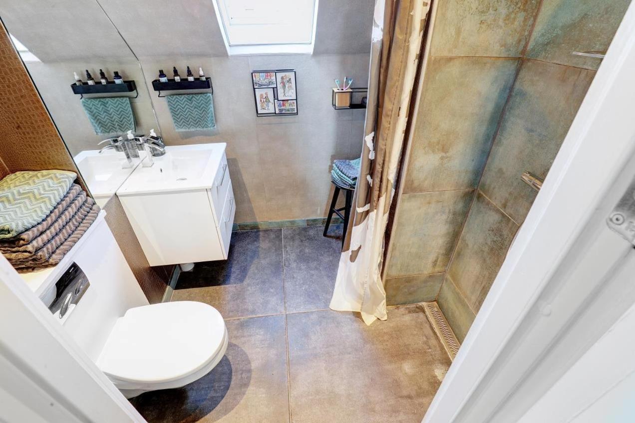 Cosy In Residential Part Of Copenhagen, With Free Street Parking And Shared Bathroom Kopenhagen