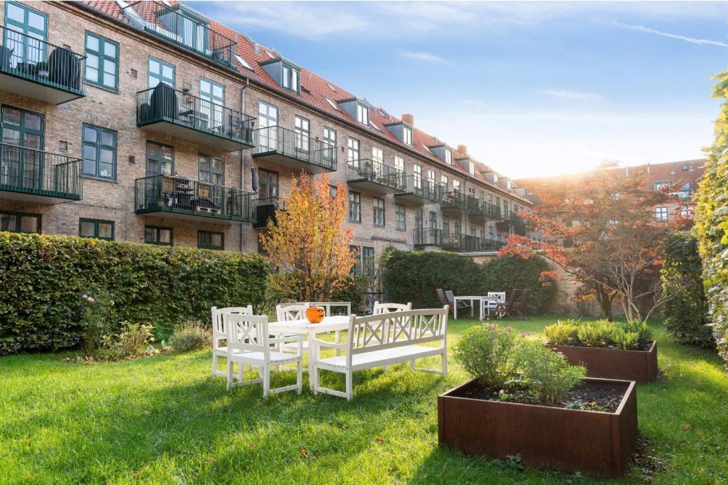 Cosy In Residential Part Of Copenhagen, With Free Street Parking And Shared Bathroom Copenhague